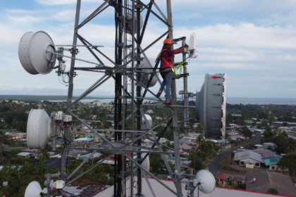 Taara Beam Lightbridge device invisible light free-space optical communication 20Gbps