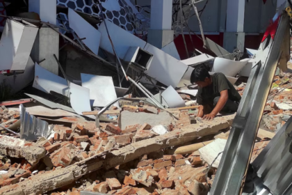 Indonesia earthquake damaged buildings aftermath