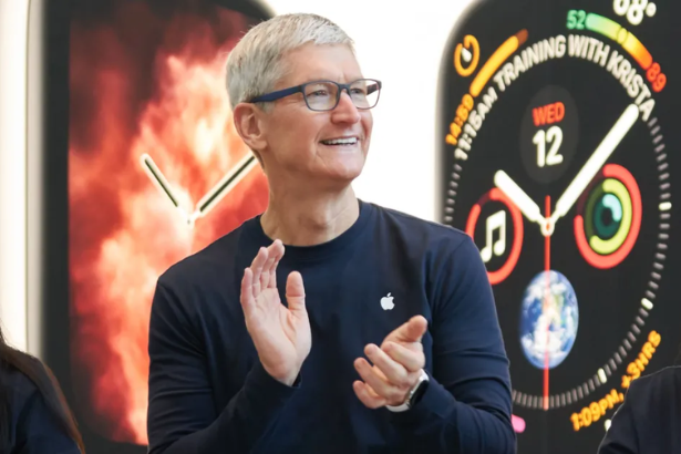 Tim Cook Apple Maps mistake town hall Steve Jobs Theater 2026