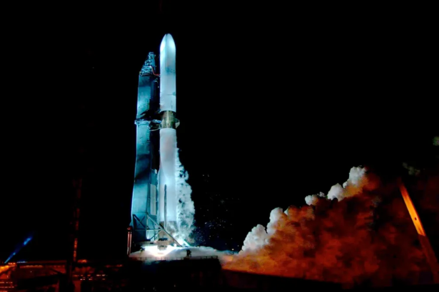 Blue Origin New Glenn explosion 2026 fireball Cape Canaveral Launch Complex 36