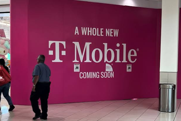 T-Mobile outage July 27 2026 SOS mode phones nationwide 140000 reports