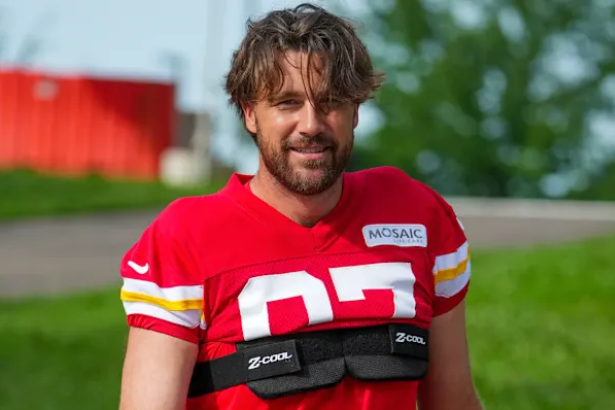 Travis Kelce physical appearance during Kansas City Chiefs training camp