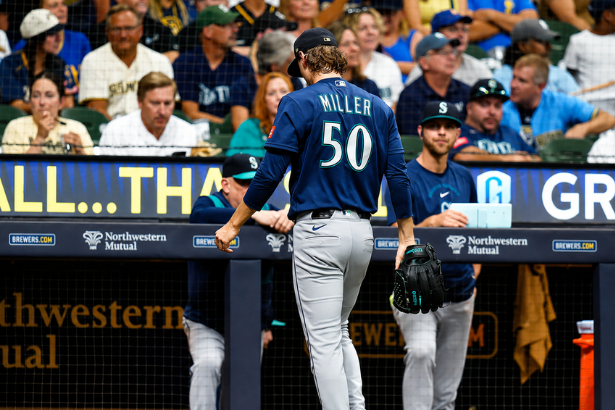 Mariners vs Brewers as Milwaukee celebrates its 22-0 victory