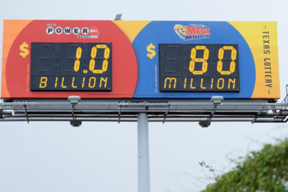 Powerball $1.04 billion Illinois jackpot winning ticket
