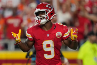 Chiefs vs Broncos Patrick Mahomes during NFL game action