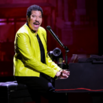 Lionel Richie hospitalized after St. Louis concert