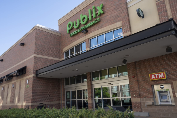 Publix shoppers browsing grocery aisles amid changing prices