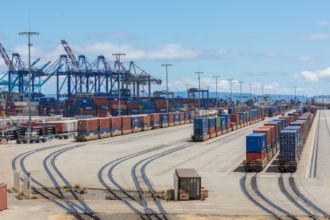 US port container delays at Los Angeles Long Beach