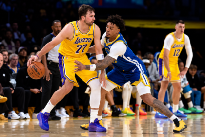 Lakers vs Warriors game as Los Angeles defeats Golden State 127-105