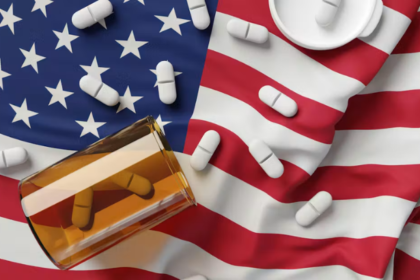 U.S. pharmaceutical supply chain network connecting manufacturers and pharmacies